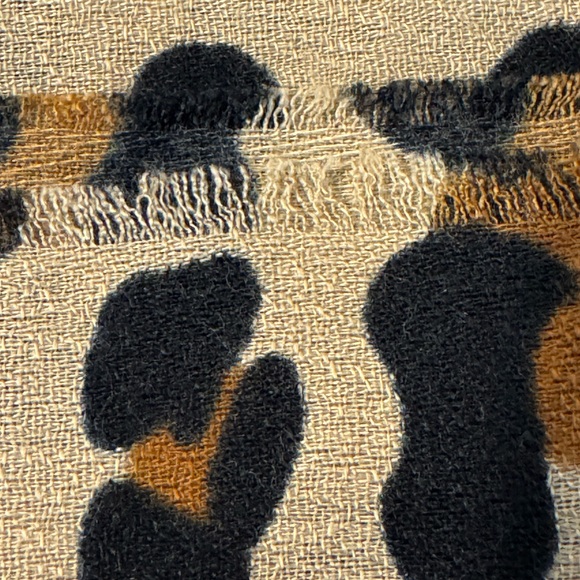 Large almost square s are. 72x 78 - Picture 3 of 3